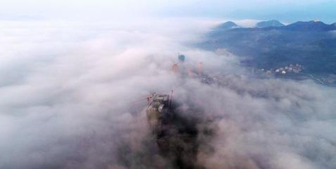 神仙居里云霧繞，人間仙境在臺州